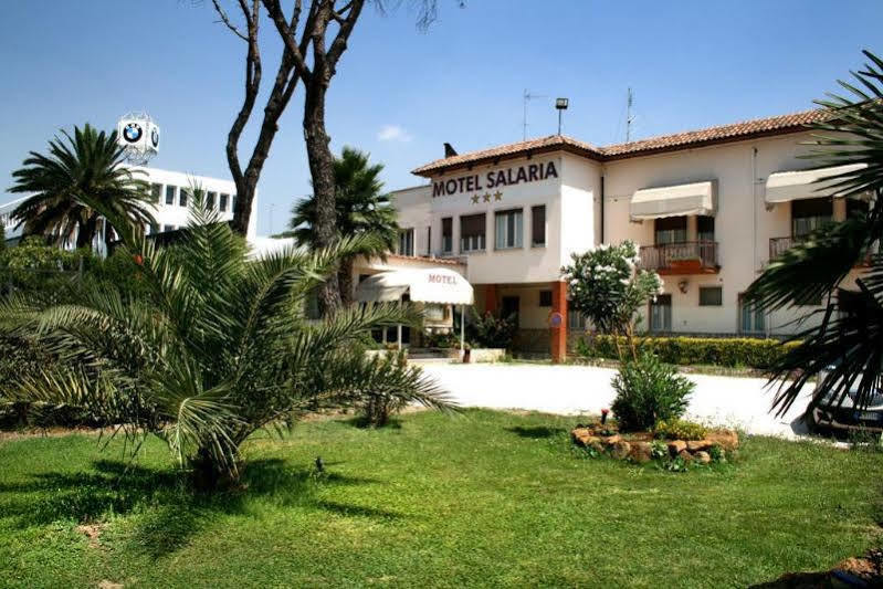 Hotel Salaria Рим Екстериор снимка